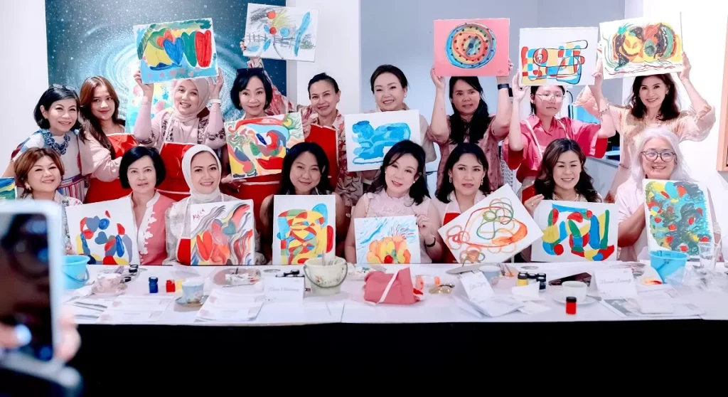 UNbound Ajak 16 Pemimpin Perempuan LCJS Tulip Mengenali Diri Lewat Psikologi dan Seni Melukis